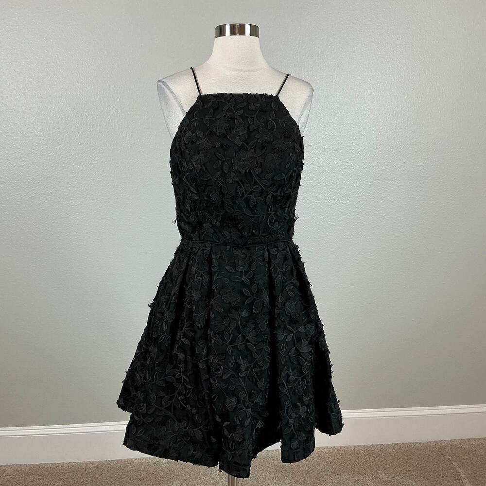 AQUA Embroidered Lace Fit and Flare Mini Cocktail Dress Black Size 8 LBD - Picture 2 of 13